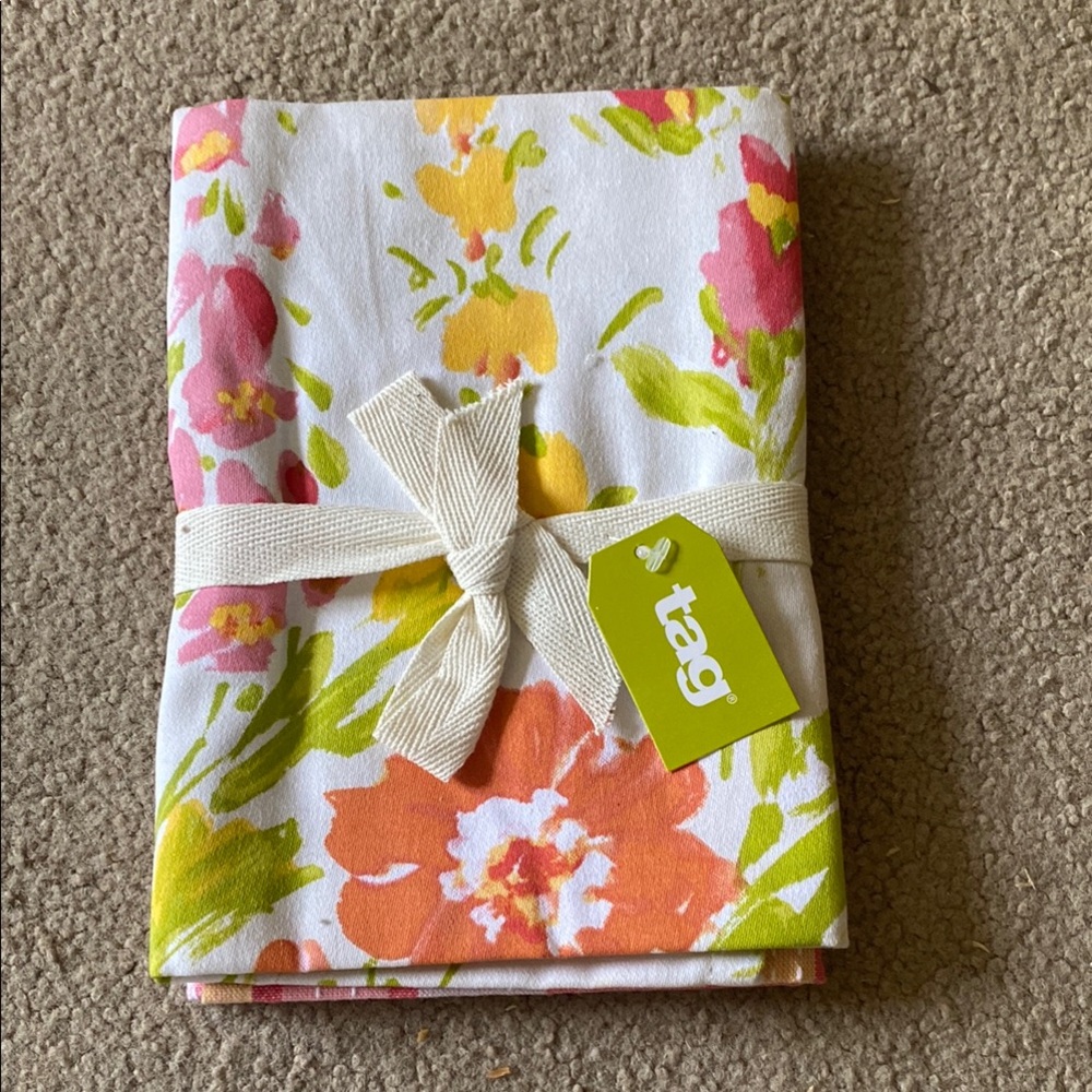 Tag Floral Tablecloth with Pink, Orange, and Green